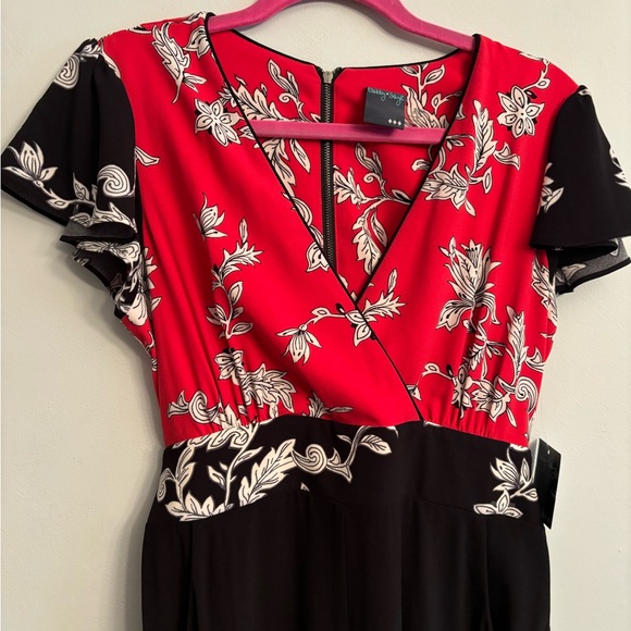 NWT Gabby Skye Floral Jumpsuit - Picture 2 of 11